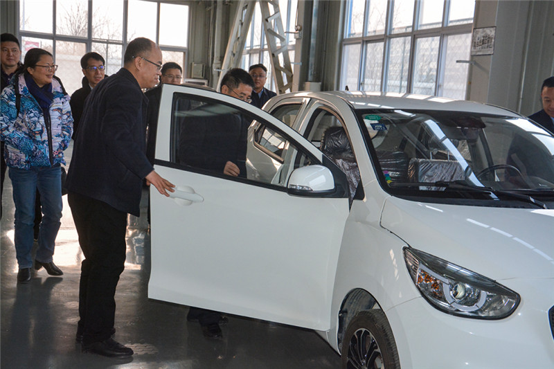 江西省新余市人民政府市長徐鴻一行蒞臨躍迪集團考察調研