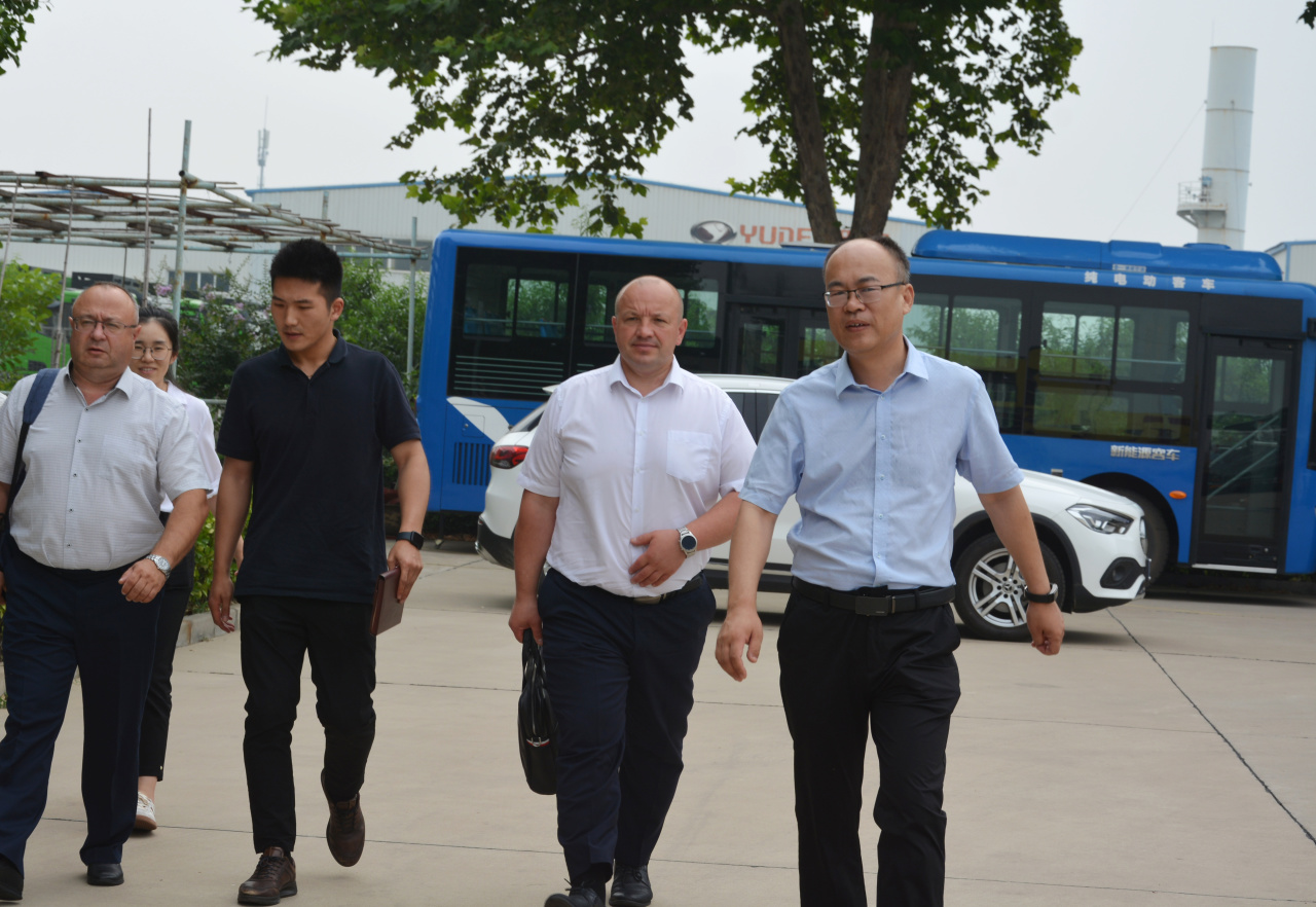 白俄羅斯 BATE 總經理一行赴躍迪集團參觀考察