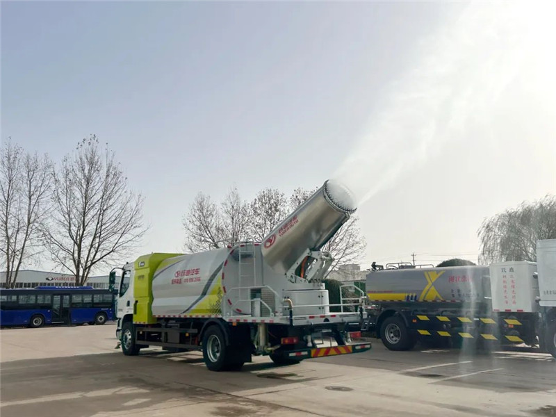 低碳環保 除霾降塵丨躍迪新能源多功能抑塵車、清洗車強強組合