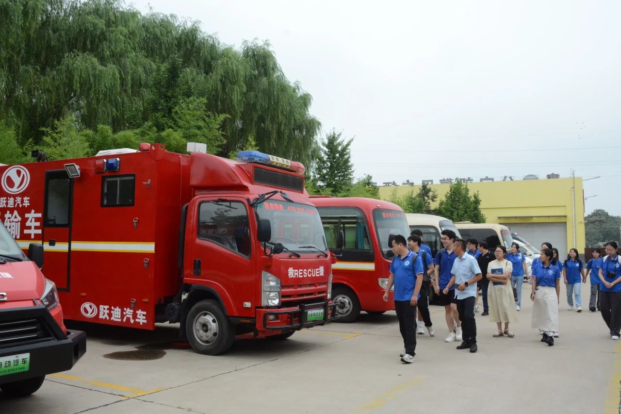校企合作丨河北躍迪集團與河北經(jīng)貿(mào)大學(xué)開展“簽約授牌儀式”