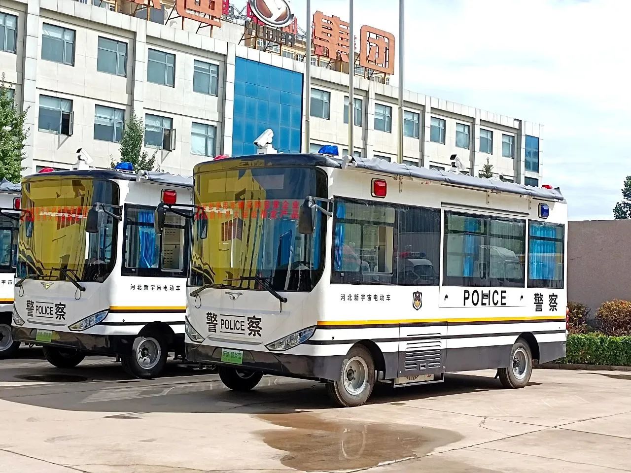 躍迪集團(tuán)5.6米移動警務(wù)室-共筑美好家園