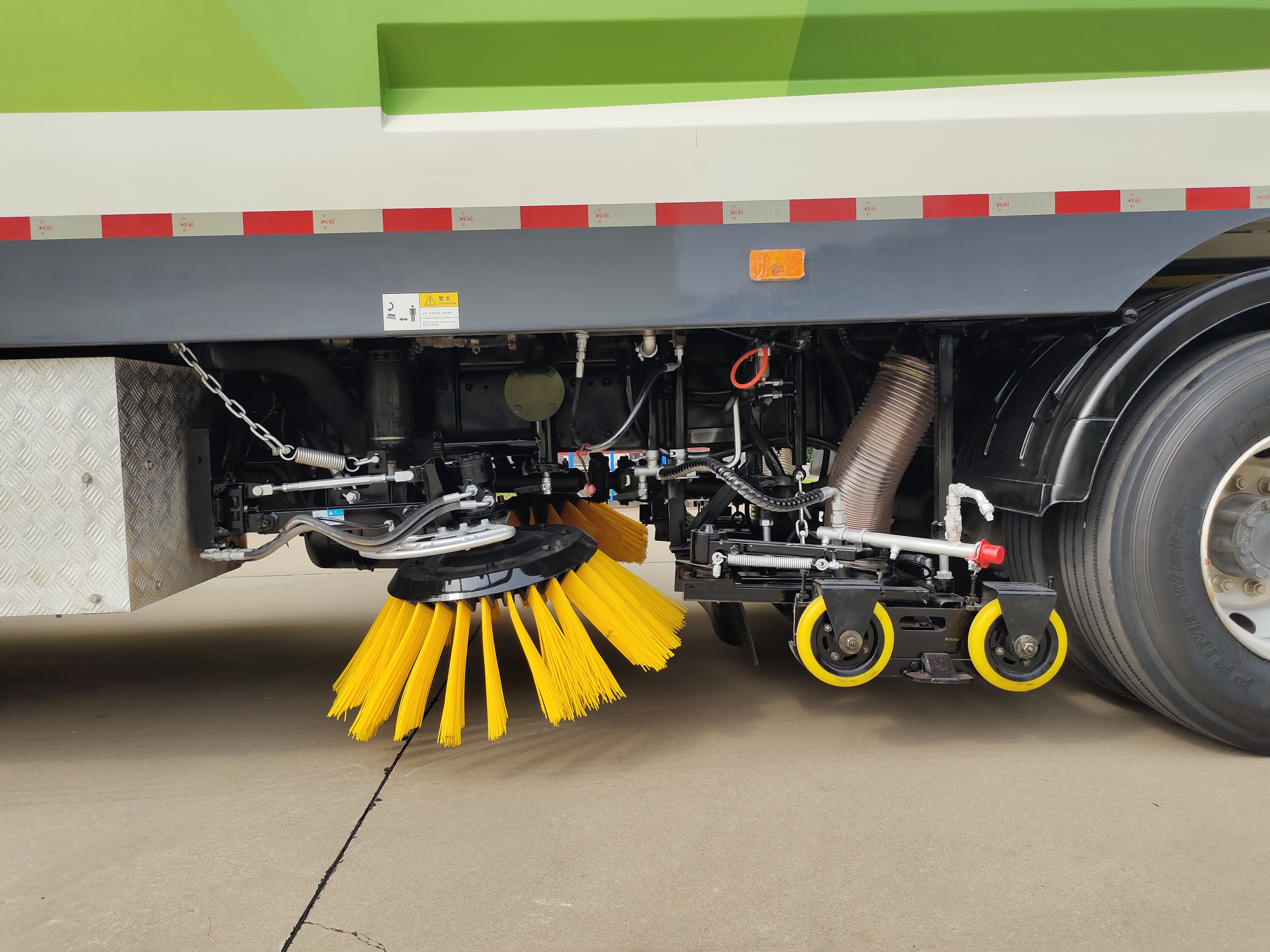 躍迪清掃車 —— 為城市顏值加分，為美好生活助力